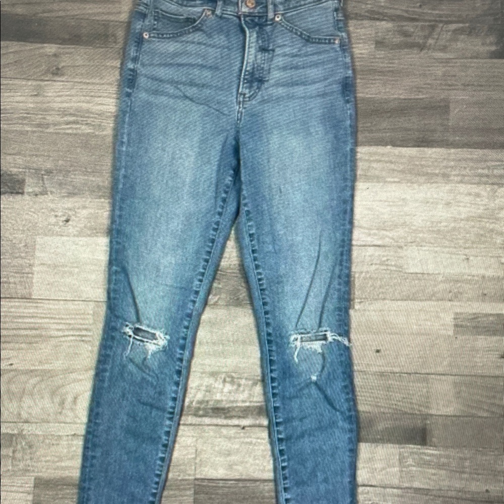 Express Women's Light Blue Skinny Jeans with Knee Rips